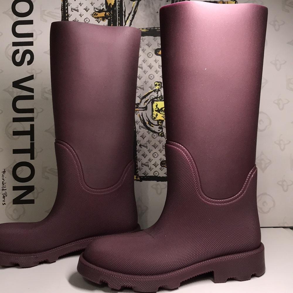 New Authentic BURBERRY Tall Rain Boots – Runway Featured - Picture 7 of 12